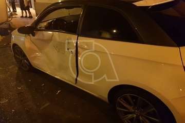  Aparatoso vuelco de un vehículo en la carretera de Melenara, a la altura del Callejón del Castillo (Foto TA)